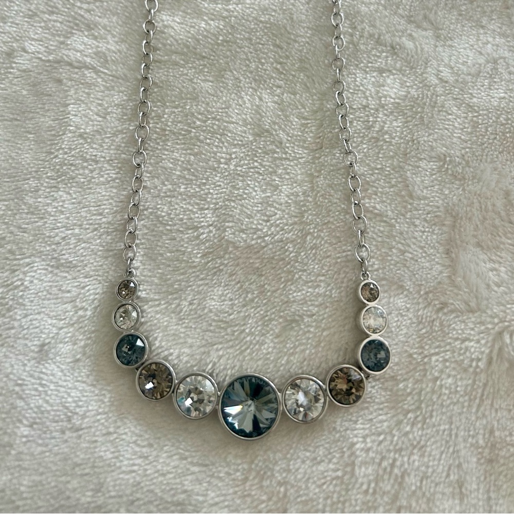 Touchstone Crystal tricolor stone Necklace with Elegant Design